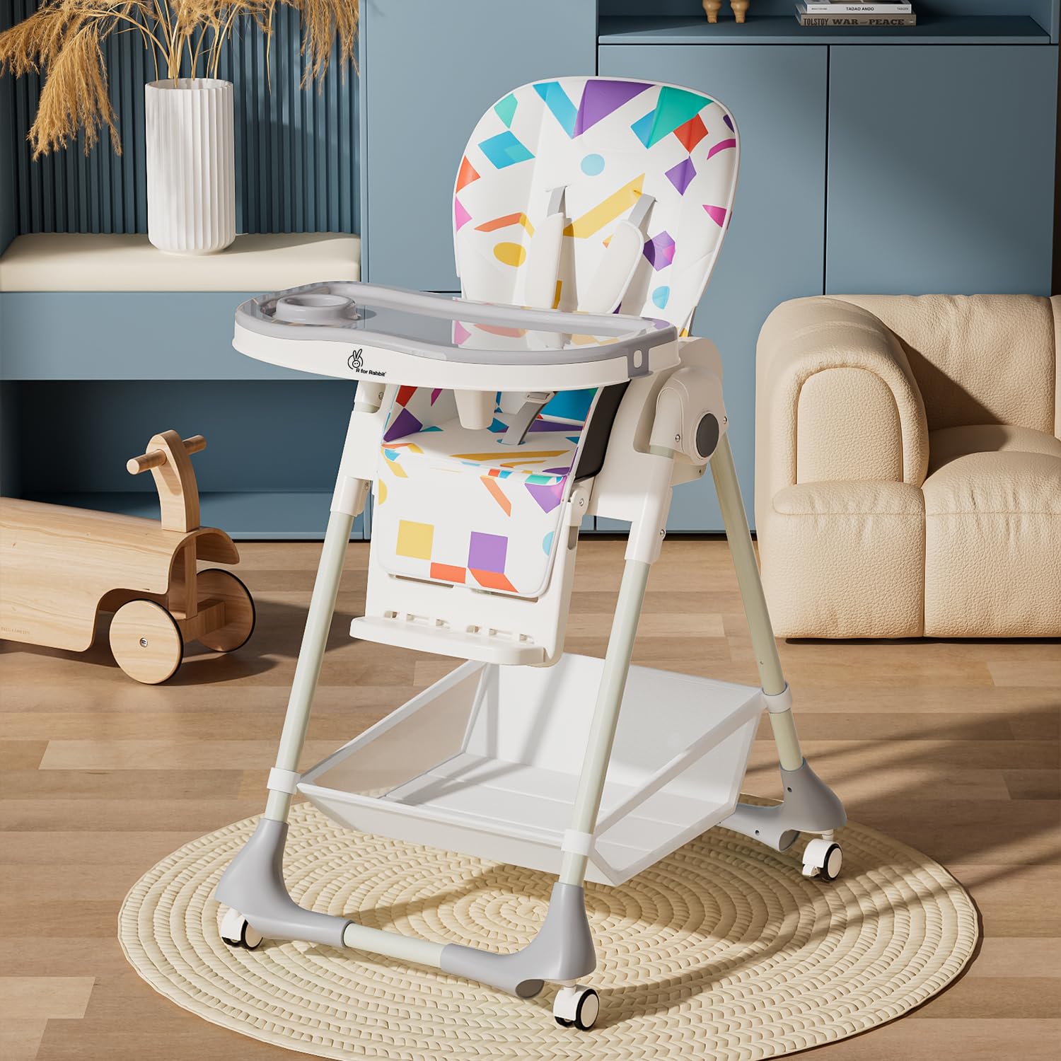 Marshmallow Lite 6-level adjustable baby high chair with bear design for feeding. www.usmile.toys